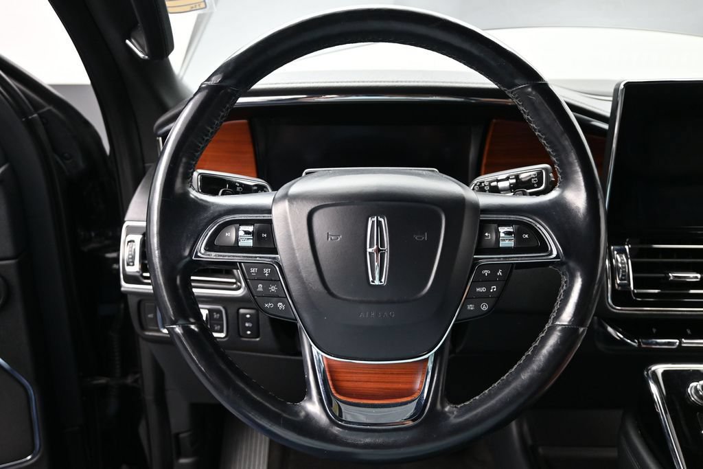 Used 2022 Lincoln Navigator Reserve AWD/4WD image 10