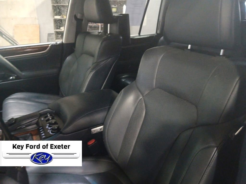 Used 2020 Lexus LX 570 4WD w/ Luxury Package image 31
