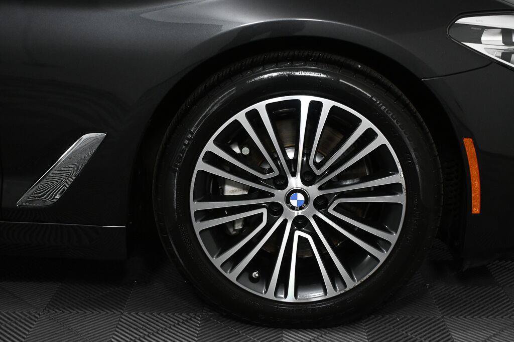 Used 2019 BMW 530i w/ Luxury Package RWD image 34