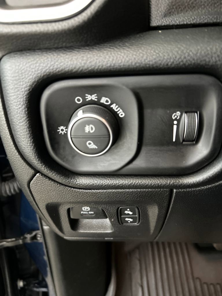 Used 2021 RAM 1500 Big Horn image 14