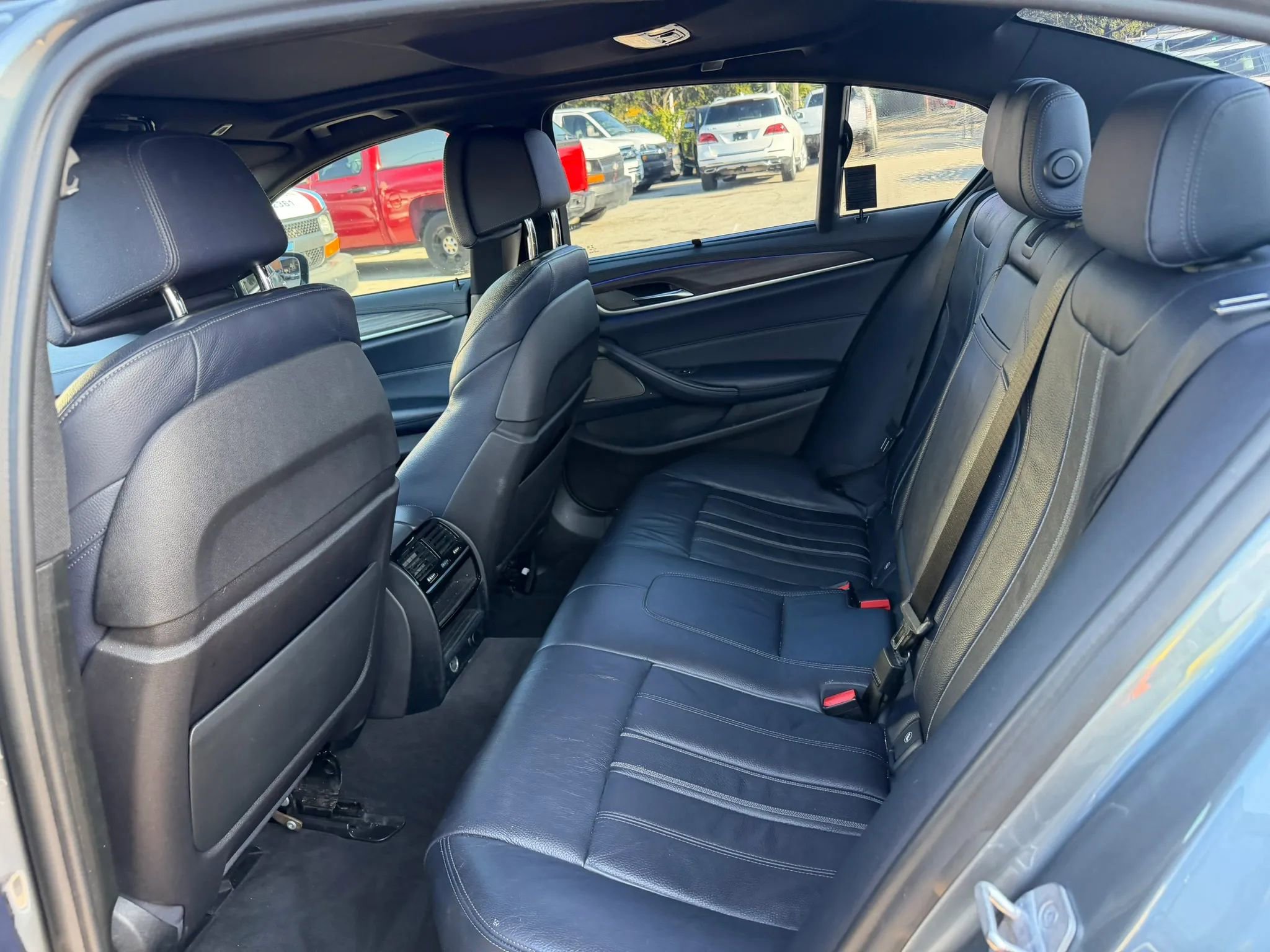 Used 2017 BMW 530i RWD image 12