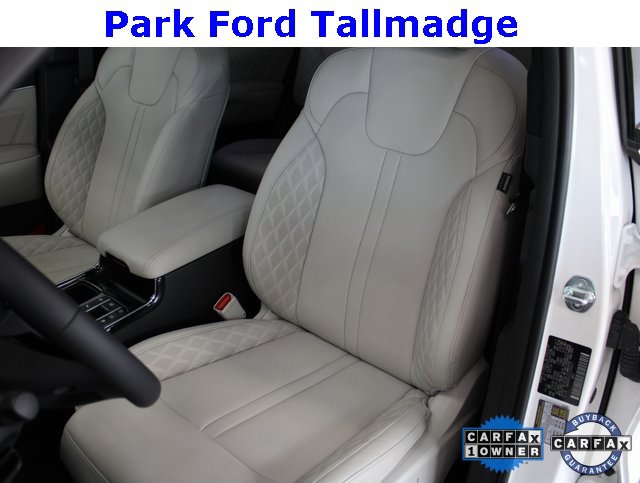 Used 2025 Kia Sorento SX Prestige image 12