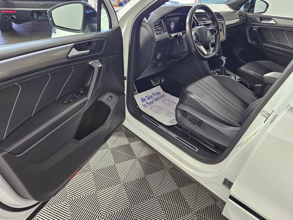 Used 2022 Volkswagen Tiguan SE R-Line AWD/4WD image 20