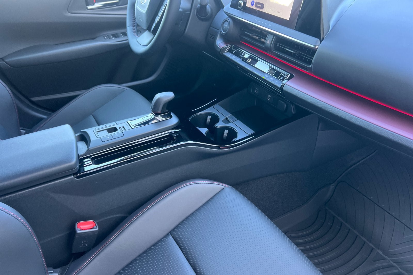 New 2026 Toyota Prius Plug-In Hybrid FWD image 17