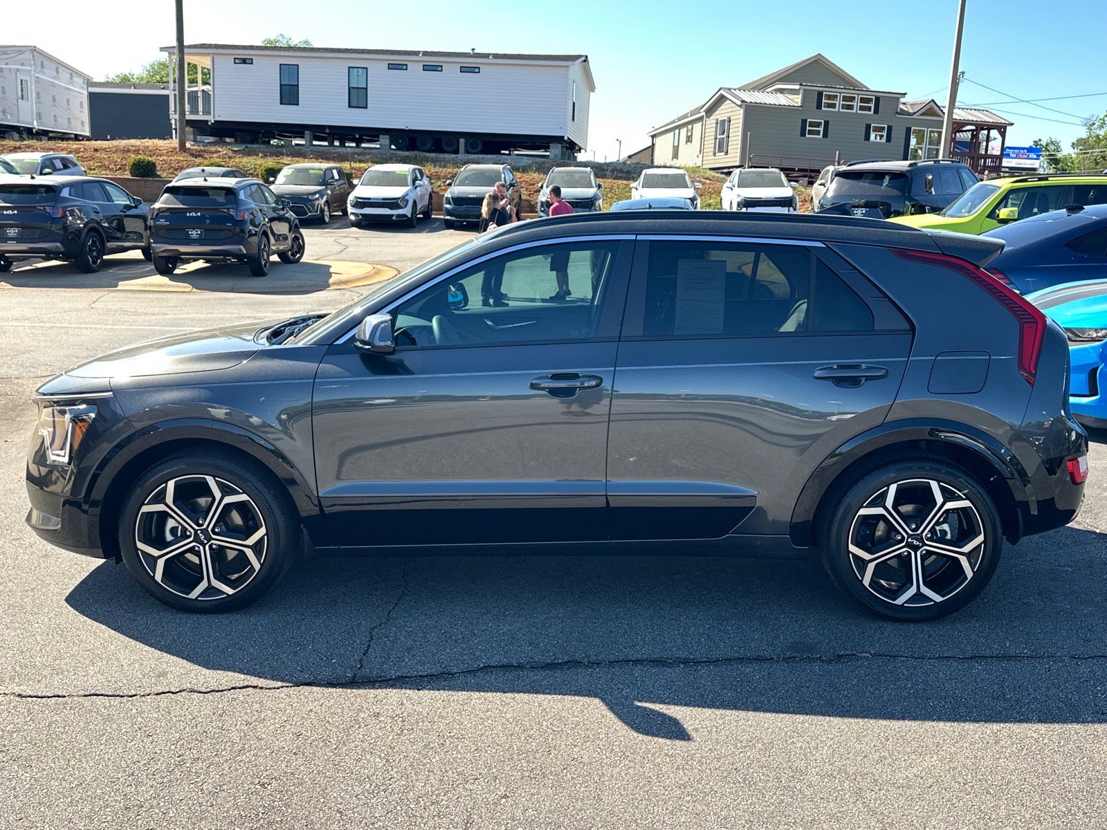 Certified 2025 Kia Niro EX Touring FWD image 5