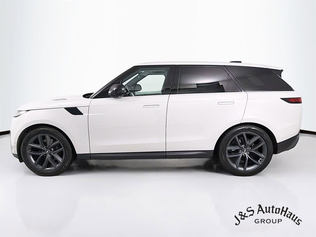 Used 2024 Land Rover Range Rover Sport SE AWD/4WD image 4