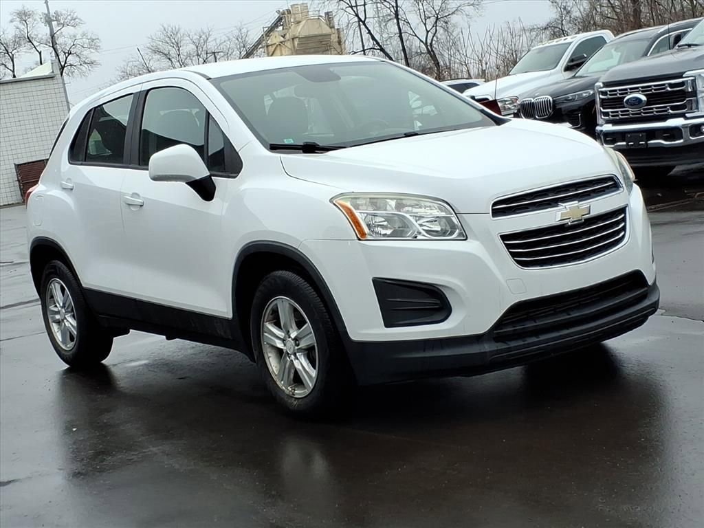 Used 2016 Chevrolet Trax LS w/ LPO, Cargo Package FWD image 7