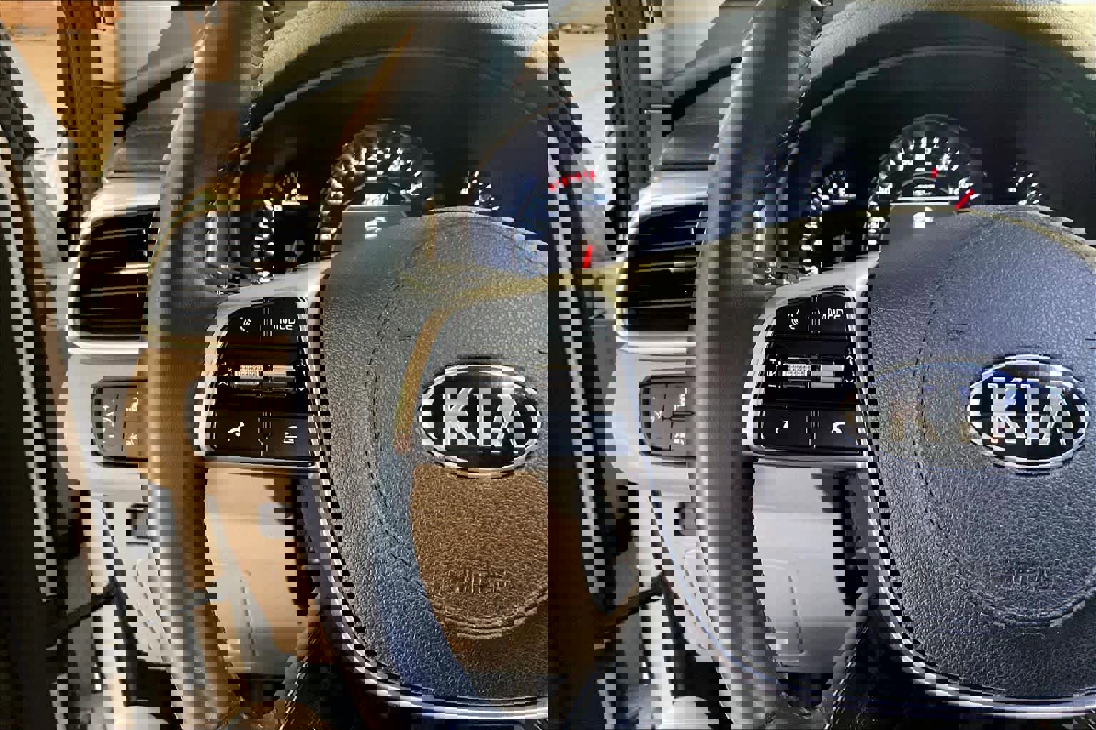 Used 2020 Kia Sorento EX FWD image 22