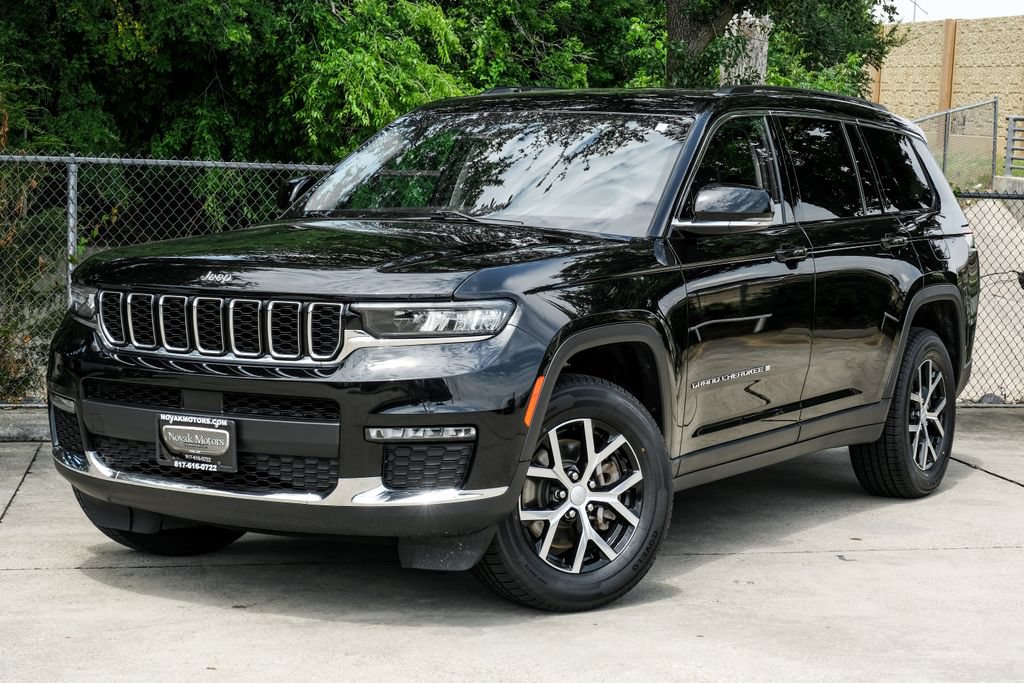 Used 2023 Jeep Grand Cherokee L Limited w/ Trailer Tow Group (B) AWD/4WD image 11