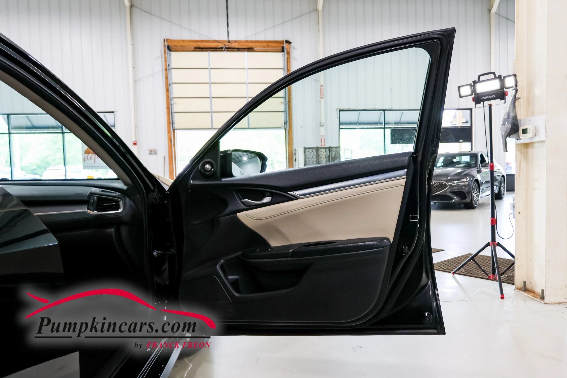 Used 2017 Honda Civic Touring image 22
