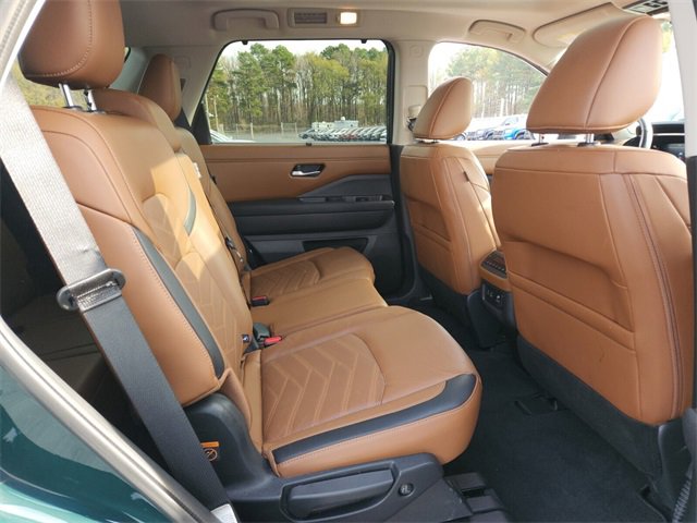 Certified 2024 Nissan Pathfinder Platinum w/ Cargo Package image 15