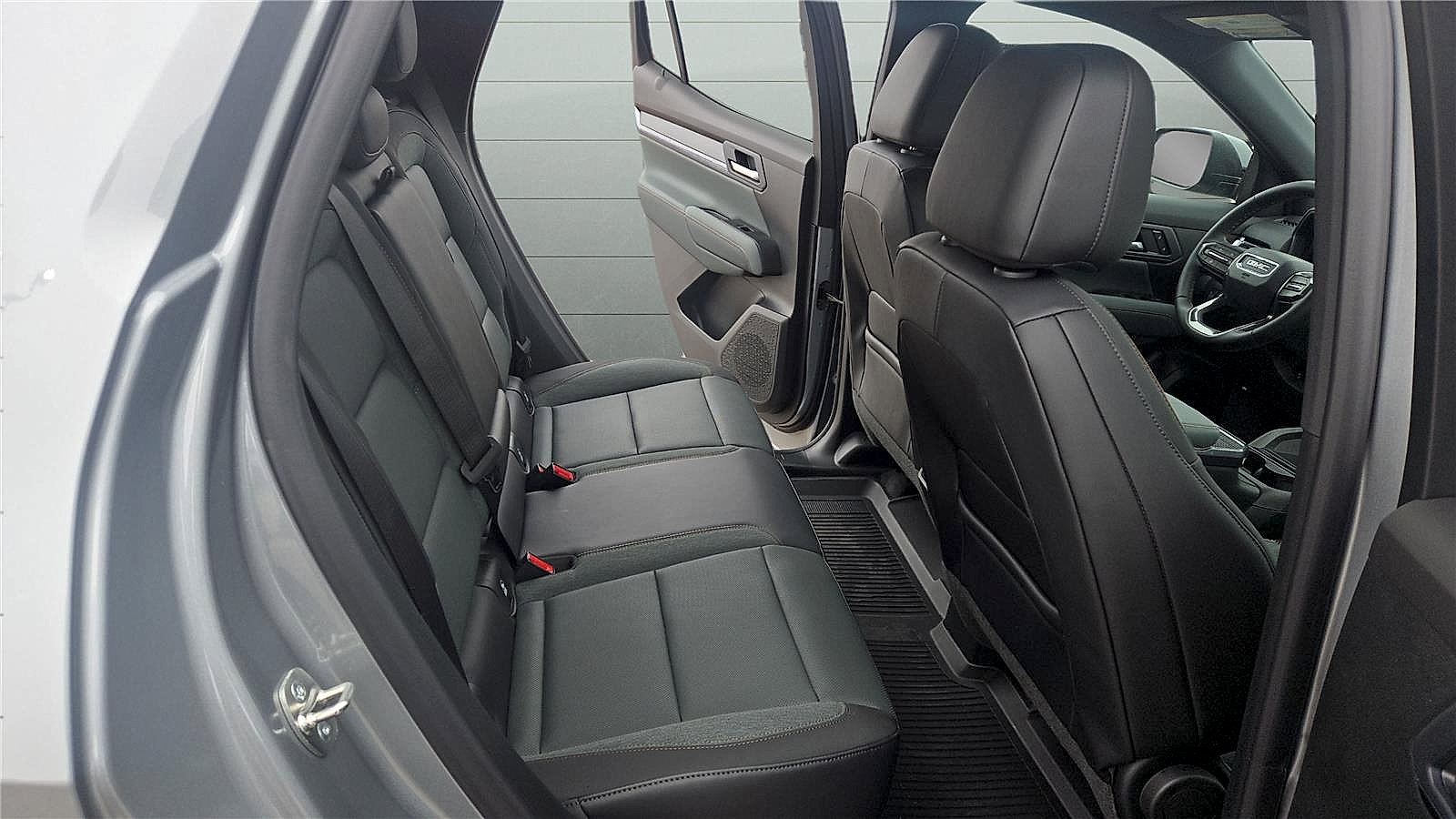 New 2026 GMC Terrain AT4 w/ LPO, Floor Liner Package AWD/4WD image 26