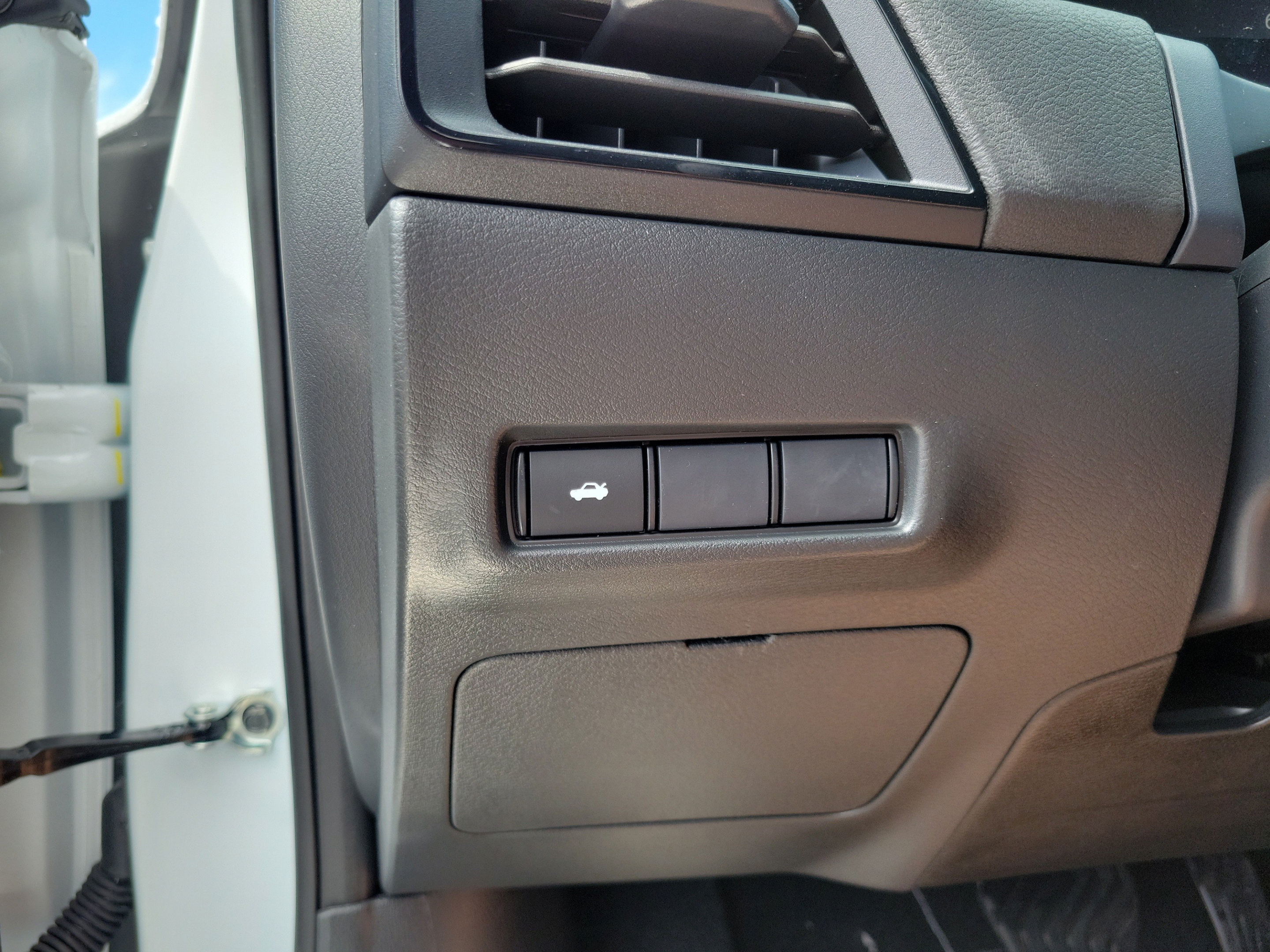 New 2027 Nissan Sentra SR w/ Floor Mat Package FWD image 19