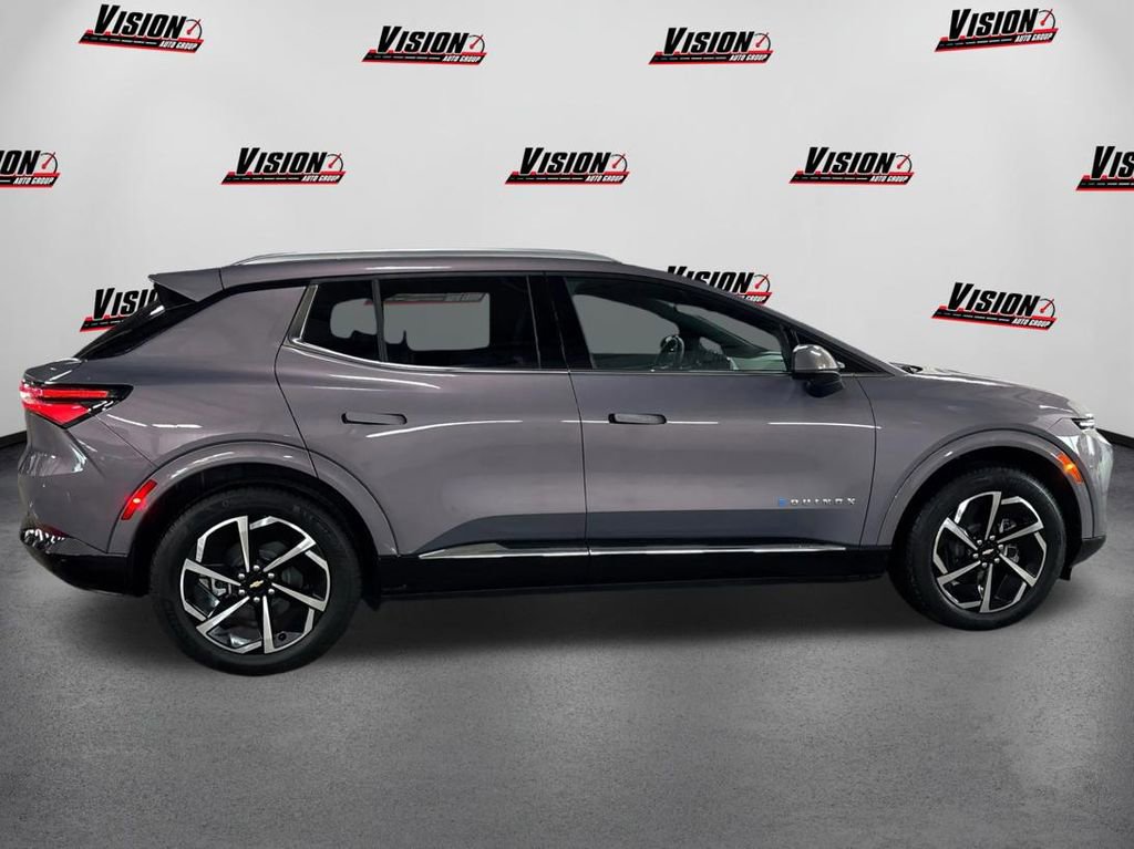 Used 2025 Chevrolet Equinox EV LT image 4
