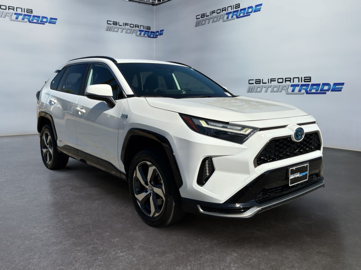 Used 2023 Toyota RAV4 SE w/ Weather & Moonroof Package AWD/4WD image 3