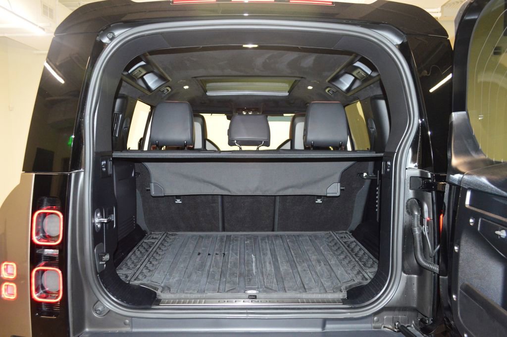 Certified 2025 Land Rover Defender 110 AWD/4WD image 37