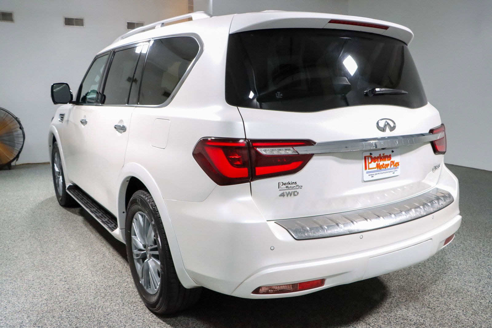 Used 2024 INFINITI QX80 Luxe AWD/4WD image 9
