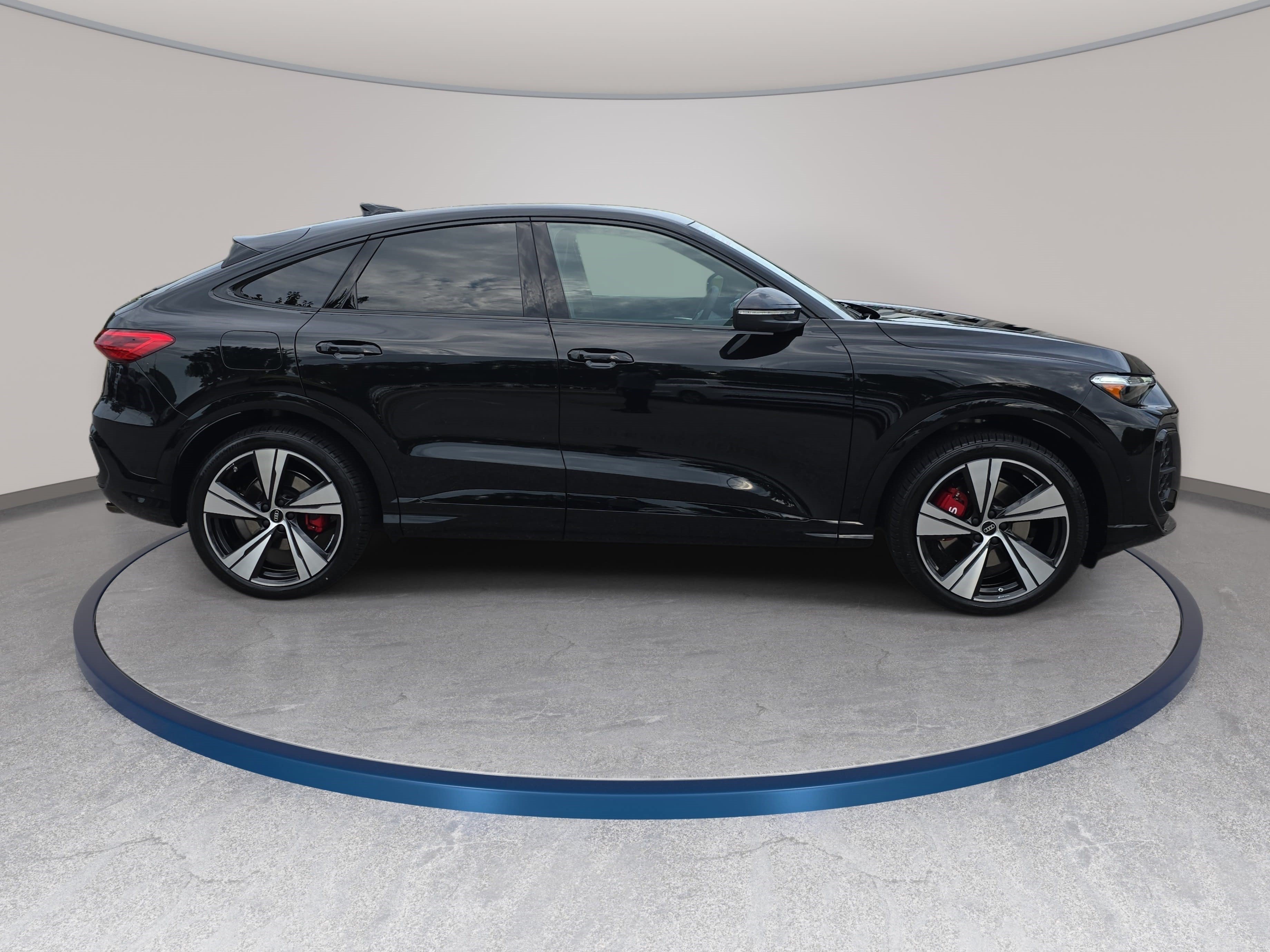 New 2026 Audi SQ5 Premium Plus AWD/4WD image 4