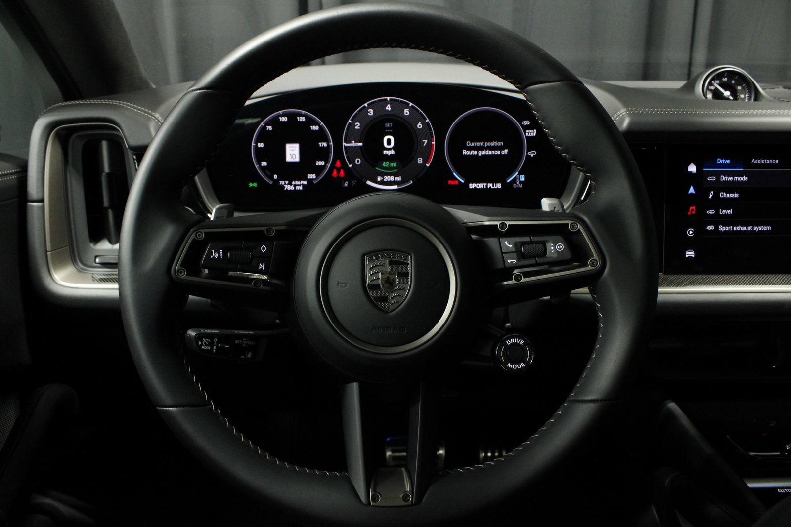 Certified 2025 Porsche Cayenne Turbo w/ Premium Package Plus AWD/4WD image 11