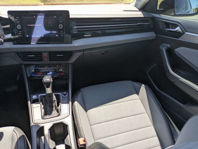 Used 2025 Volkswagen Jetta SE image 17