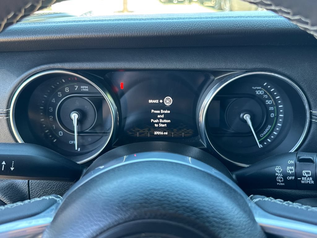 Used 2023 Jeep Wrangler Unlimited Sahara AWD/4WD image 32