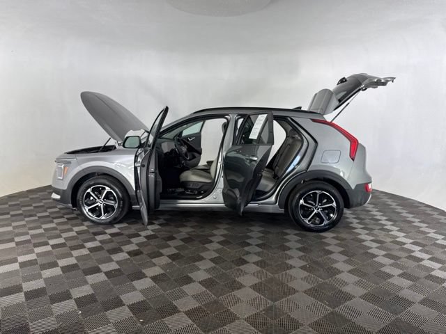 Certified 2025 Kia Niro EX FWD image 11