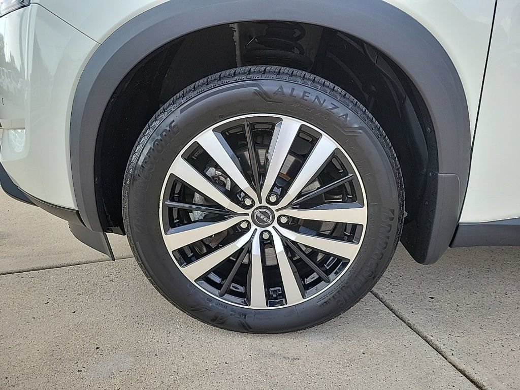 Used 2023 Nissan Pathfinder Platinum AWD/4WD image 8