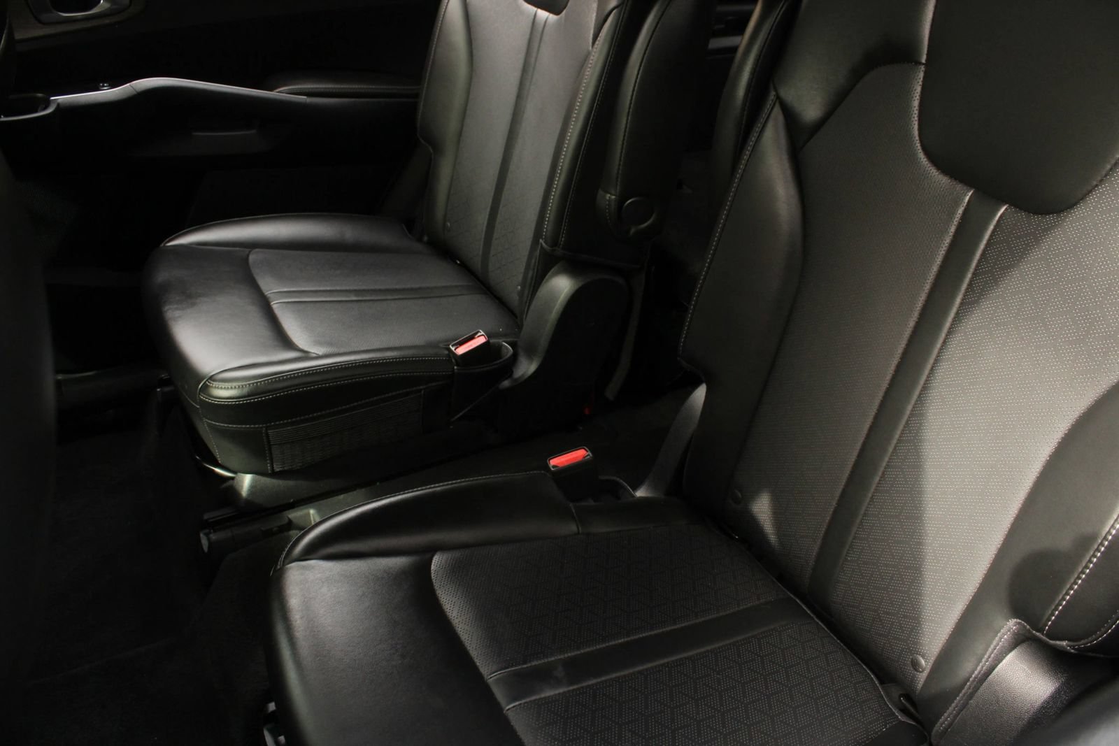 Used 2021 Kia Sorento EX w/ EX AWD X-Line Package image 17