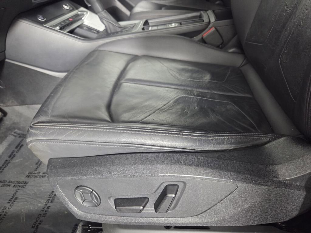 Used 2019 Audi Q3 2.0T Premium w/ Convenience Package AWD/4WD image 11