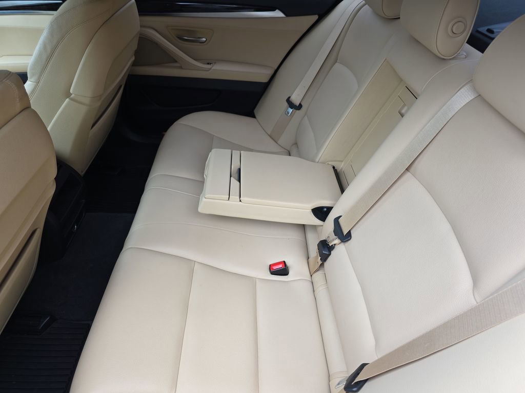 Used 2016 BMW 550i xDrive Sedan AWD/4WD image 18
