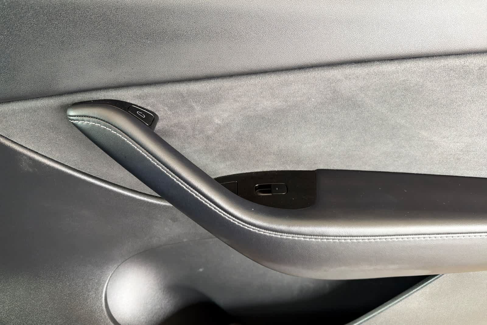 Used 2021 Tesla Model Y Long Range AWD/4WD image 19