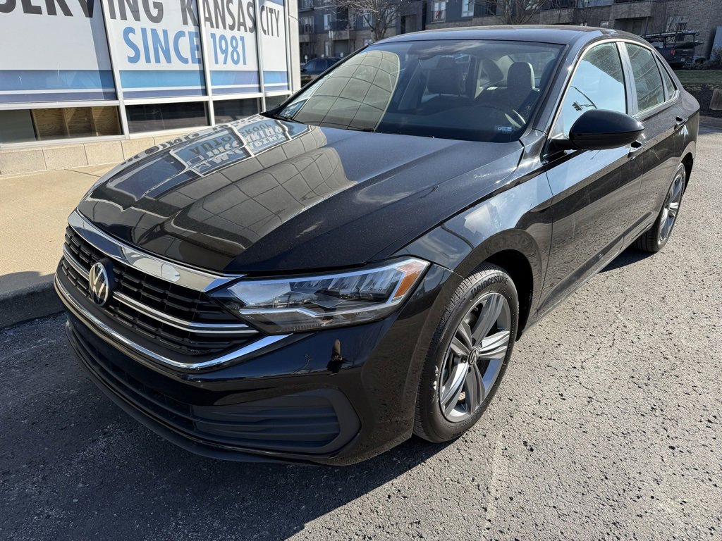 Used 2024 Volkswagen Jetta SE image 9