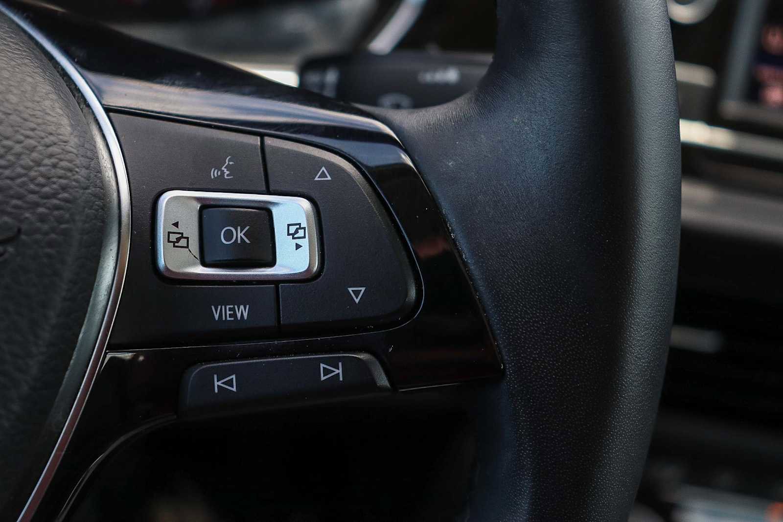 Used 2019 Volkswagen Jetta SE w/ Cold Weather Package FWD image 24