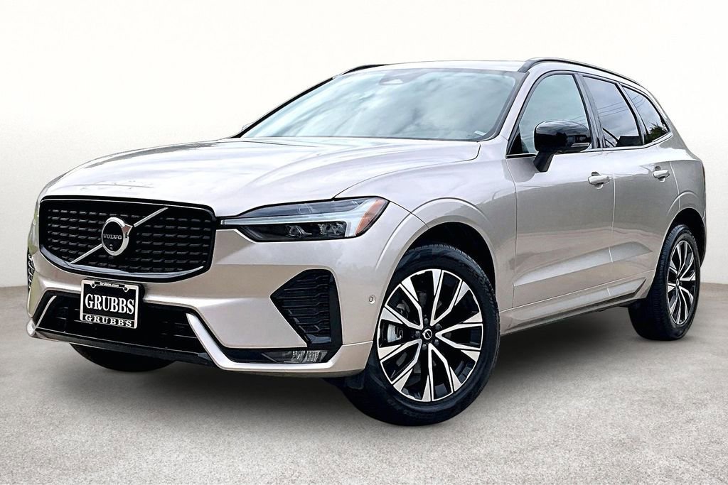 Used 2025 Volvo XC60 B5 Plus AWD/4WD image 15