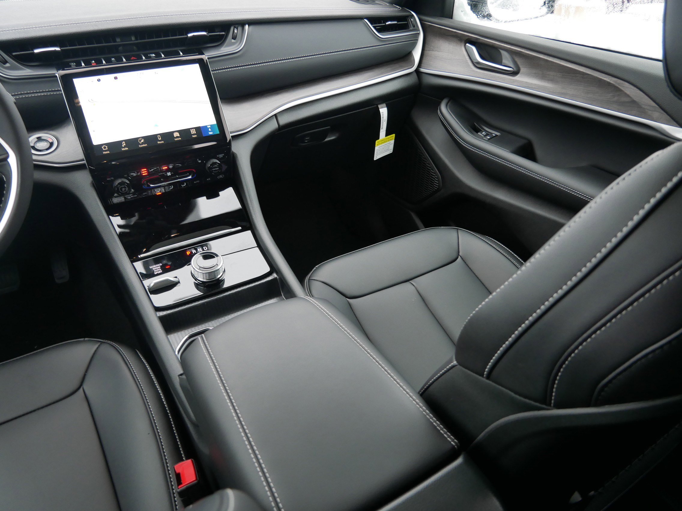 New 2025 Jeep Grand Cherokee L Limited w/ Black Appearance Package image 11