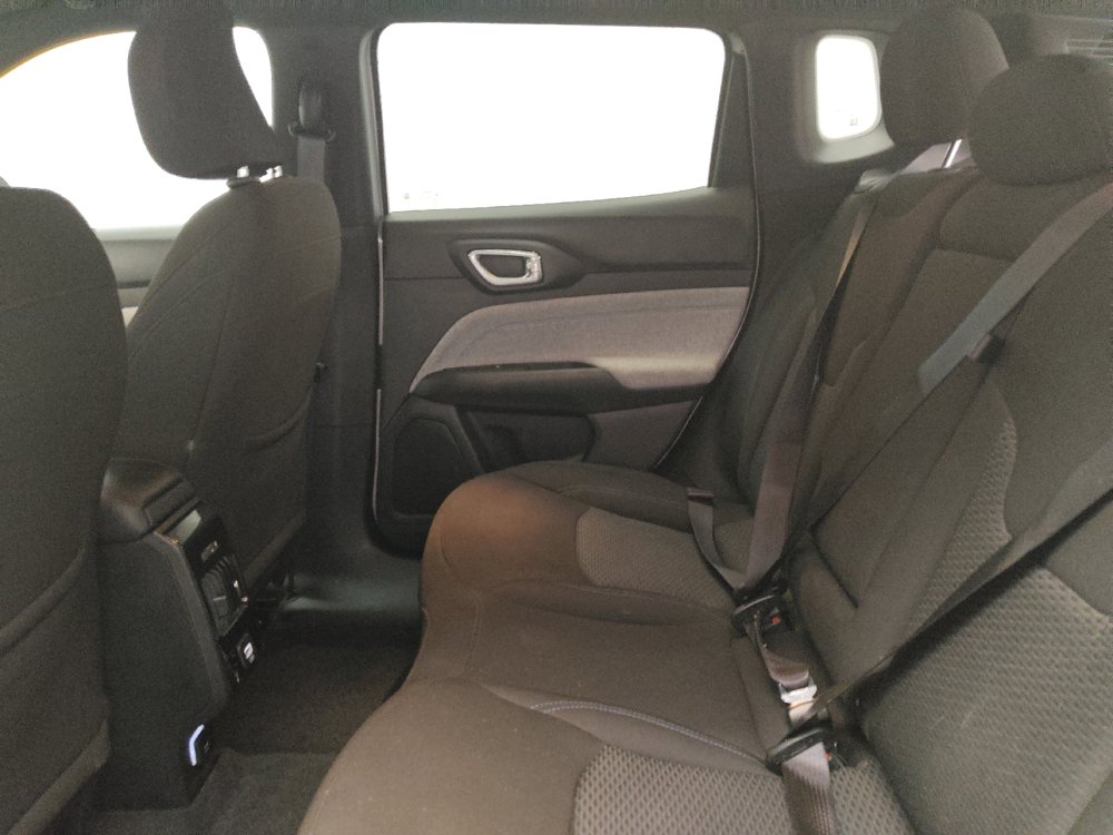 Used 2024 Jeep Compass Sport image 18