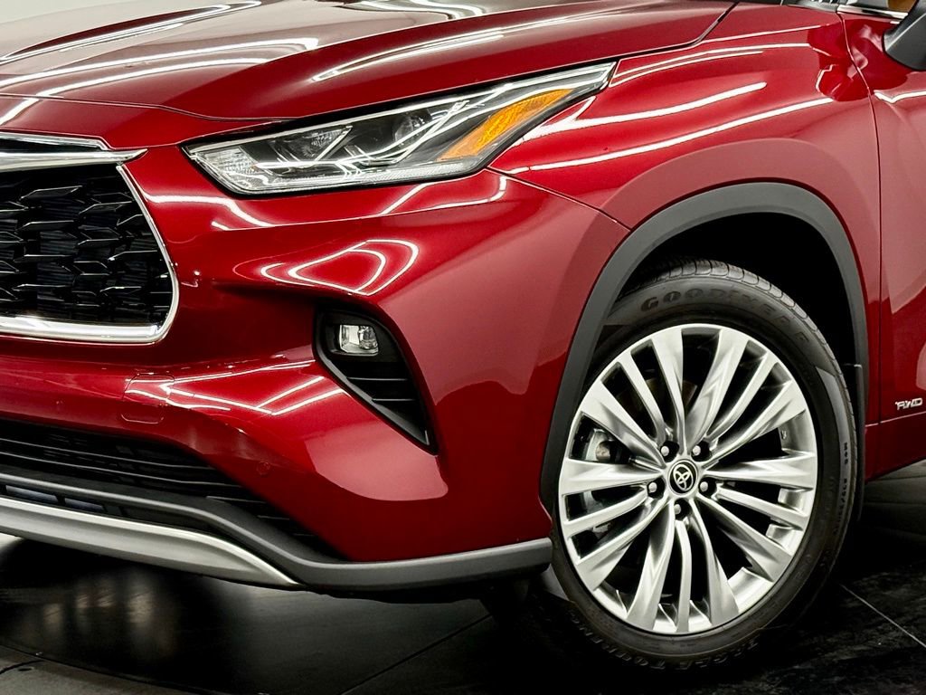 Used 2026 Toyota Highlander Platinum image 4