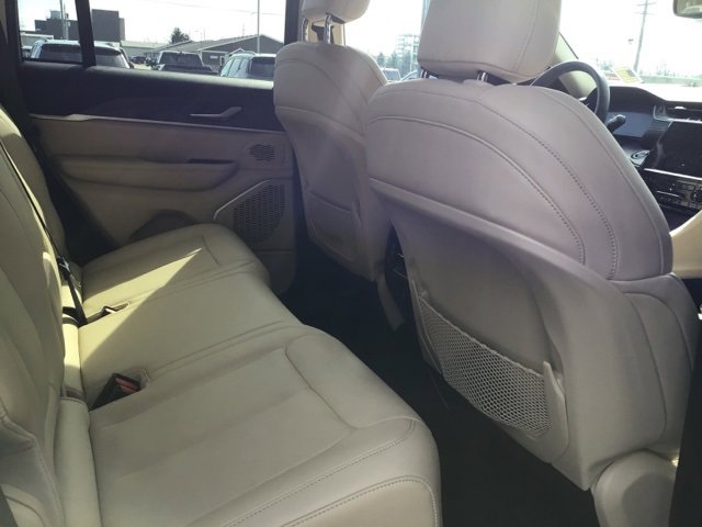 Used 2022 Jeep Grand Cherokee Limited image 20