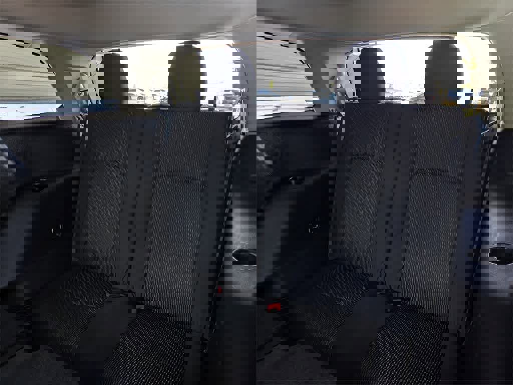 Used 2016 Dodge Journey SE w/ Flexible Seating Group image 14