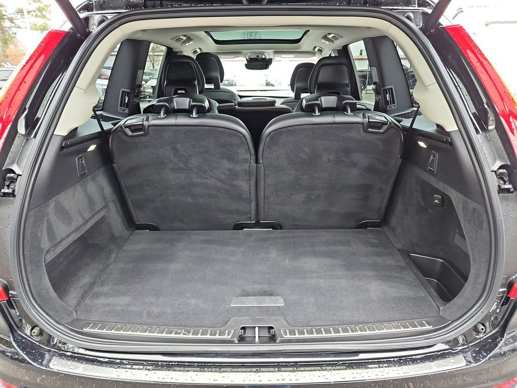 Used 2022 Volvo XC90 T5 Momentum w/ Climate Package image 35
