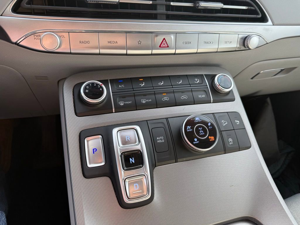 Used 2022 Hyundai Palisade SE image 17