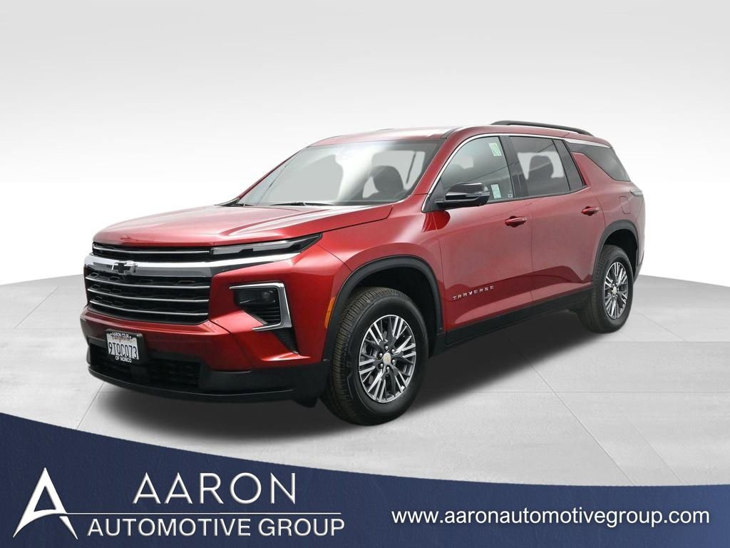 Used 2025 Chevrolet Traverse LT w/ Driver Confidence Package