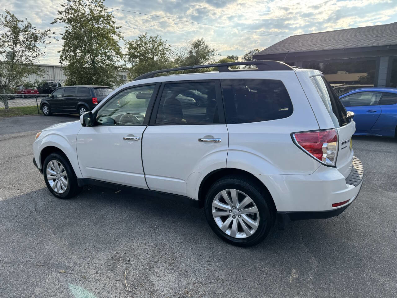 Used 2013 Subaru Forester 2.5X Premium w/ Popular Pkg 3 image 11