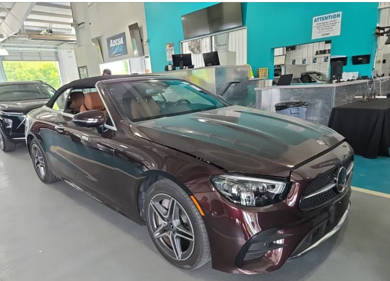 Used 2022 Mercedes-Benz E 450 4MATIC Cabriolet image 2