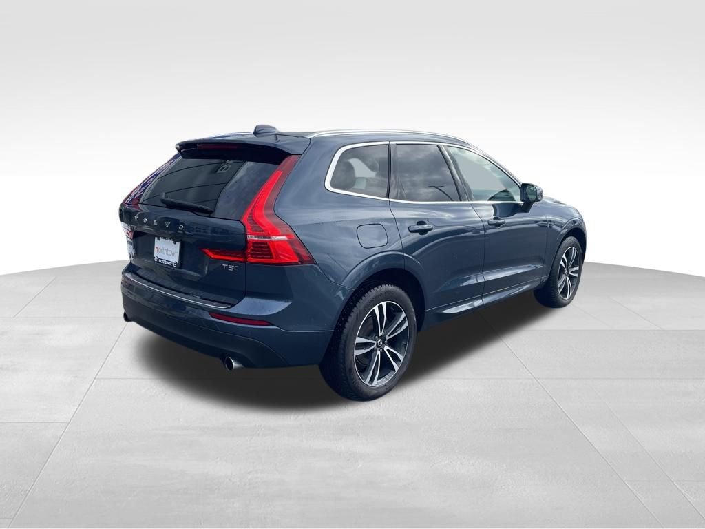 Used 2021 Volvo XC60 T5 Momentum w/ Premium Package image 9