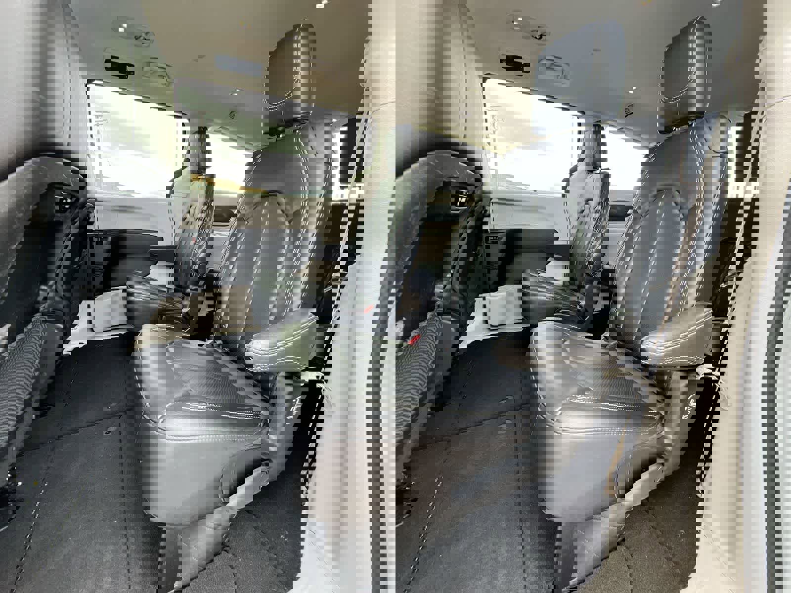 Used 2023 Chrysler Pacifica Touring-L image 19