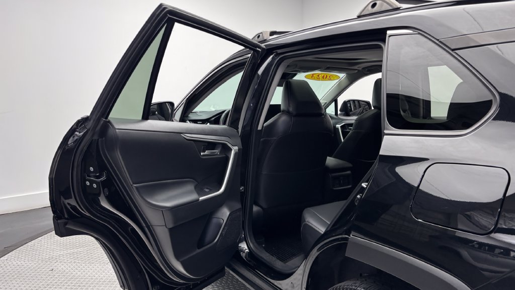 Used 2023 Toyota RAV4 XLE Premium AWD/4WD image 35