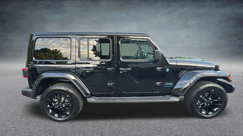 Used 2025 Jeep Wrangler Unlimited Sahara AWD/4WD image 30