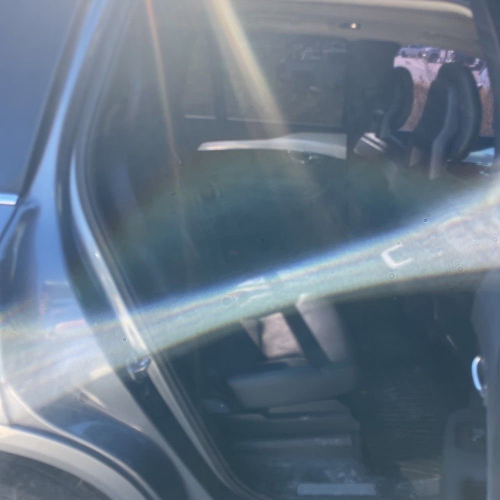 Used 2017 Volvo XC90 T5 Momentum w/ Vision Package image 12