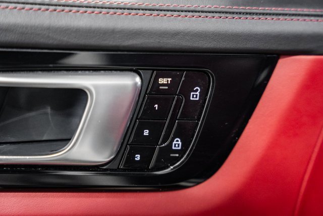 Used 2021 Porsche Cayenne Turbo image 36